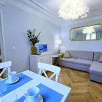 Apartment Au Petit Trianon Bleu