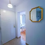 Au Petit Trianon Bleu Apartment Versailles
