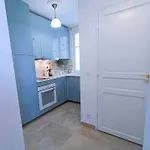 Au Petit Trianon Bleu Apartment