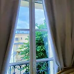 Apartment Au Petit Trianon Bleu