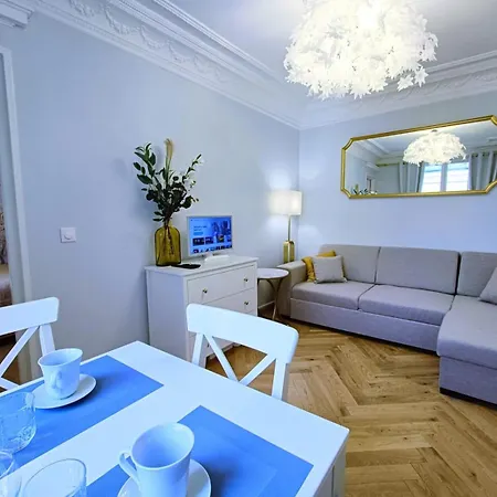 Apartment Au Petit Trianon Bleu