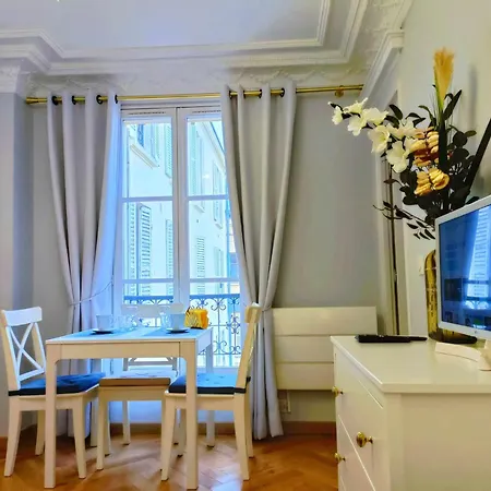 Au Petit Trianon Bleu Lägenhet