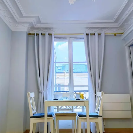 Apartment Au Petit Trianon Bleu
