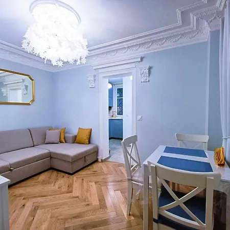 Au Petit Trianon Bleu Apartment