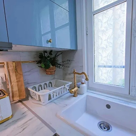 Au Petit Trianon Bleu * Versailles