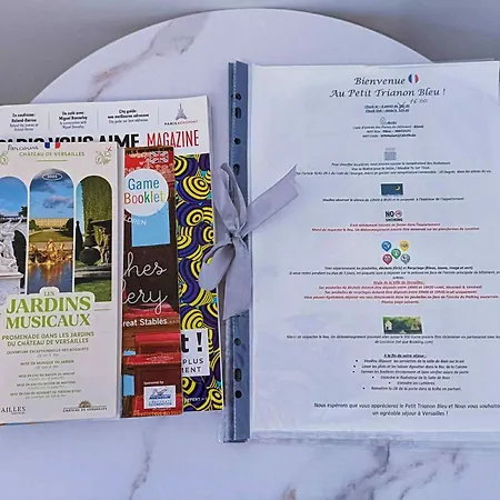 Au Petit Trianon Bleu