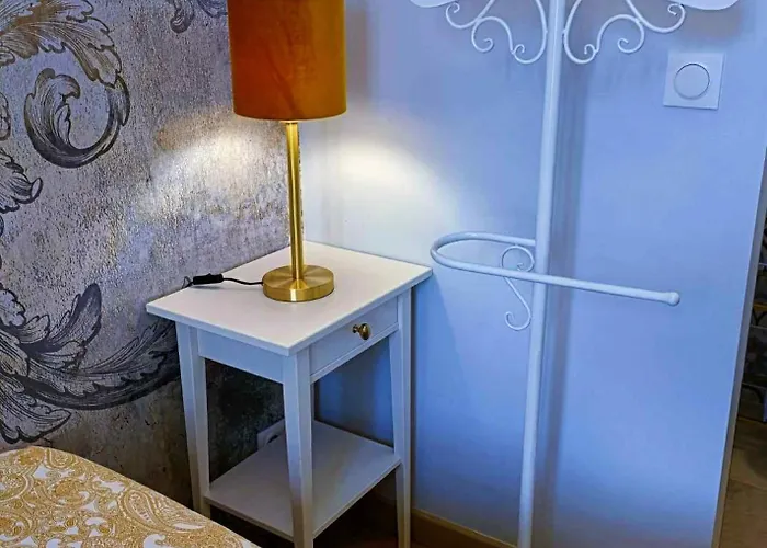Au Petit Trianon Bleu